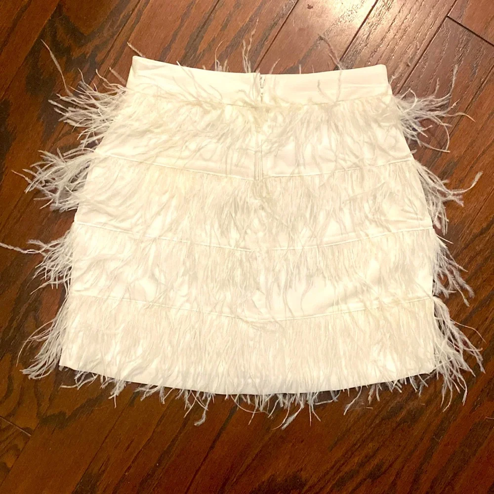 Gianni Bini White Feather Mini Skirt - Picture 2 of 3
